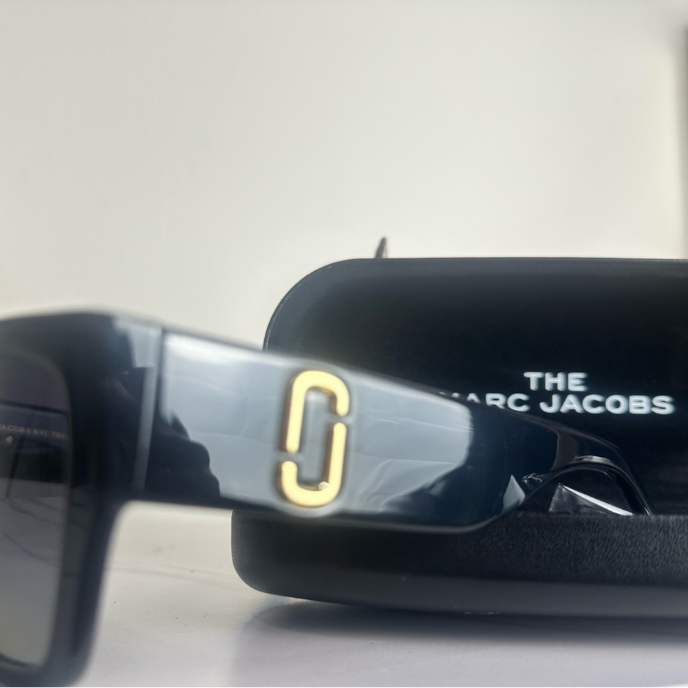 💙 Marc Jacobs Dark Navy Blue Square Sunglasses | Gold “J” Logo + Case Included